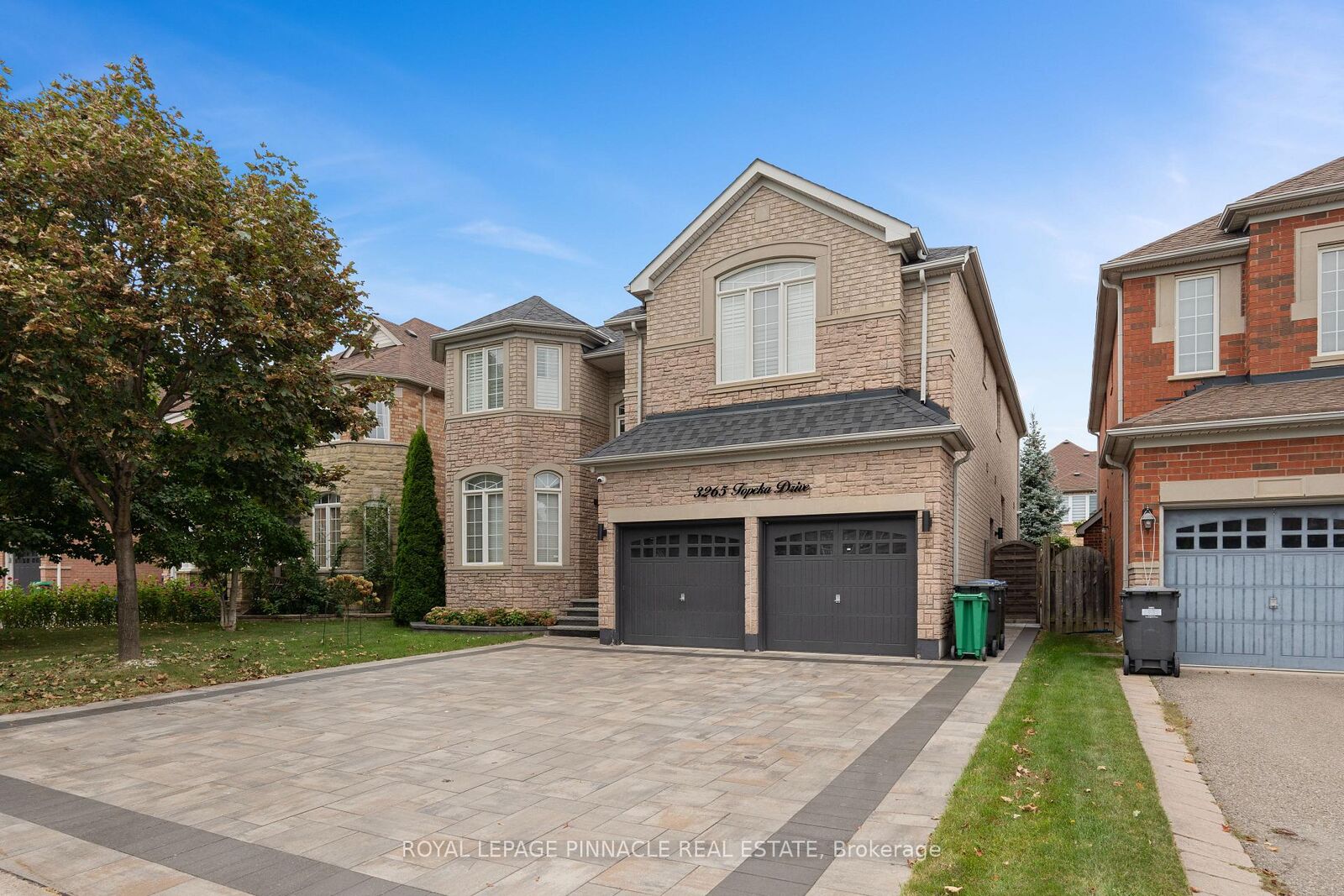 Property Photo:  3265 Topeka Drive B  ON L5M 7V1 