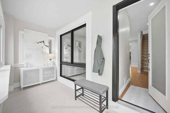 Property Photo:  350 Lumsden Avenue  ON M4C 2L3 