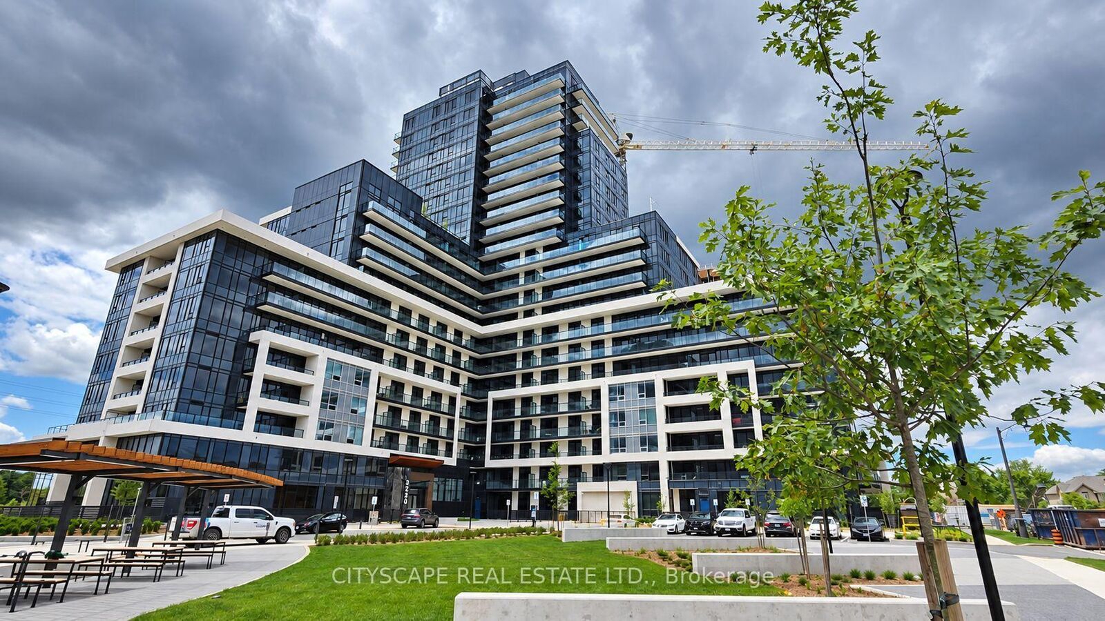 Property Photo:  3220 William Coltson Avenue 1213  ON L6H 7X9 