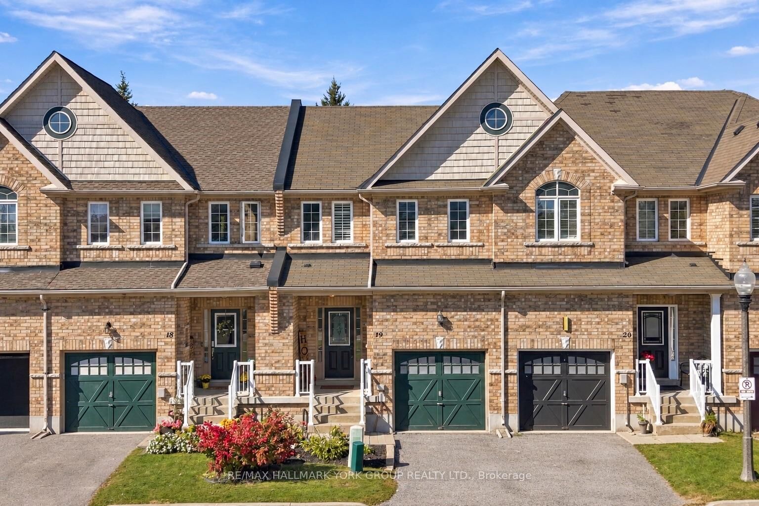 Property Photo:  19 Caserta Street  ON L4P 0E6 