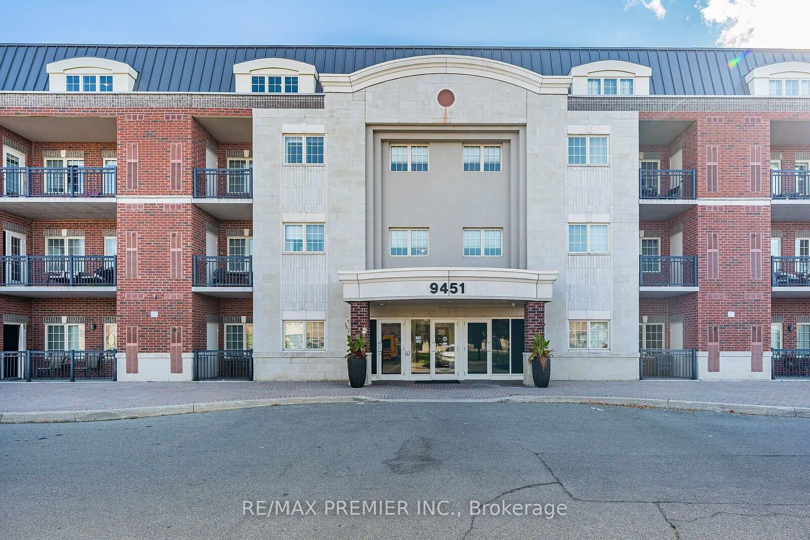 Photo de la propriété:  9451 Jane Street 304  ON L6A 4H7 