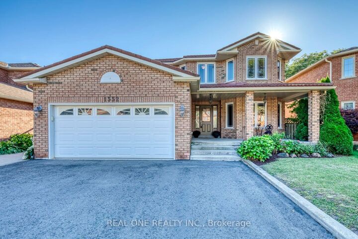 Property Photo:  1332 Greenwood Crescent  ON L6J 6V3 