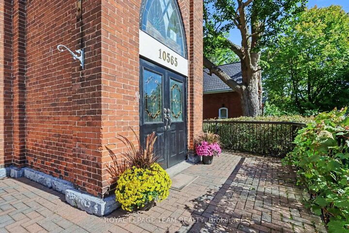 Photo de la propriété:  10565 Main Street  ON K0E 1W0 
