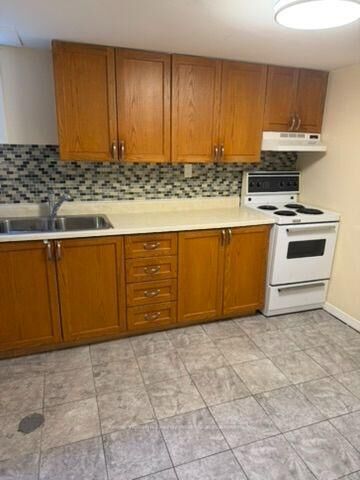 Property Photo:  713 Yeremi Street  ON L1W 2W8 