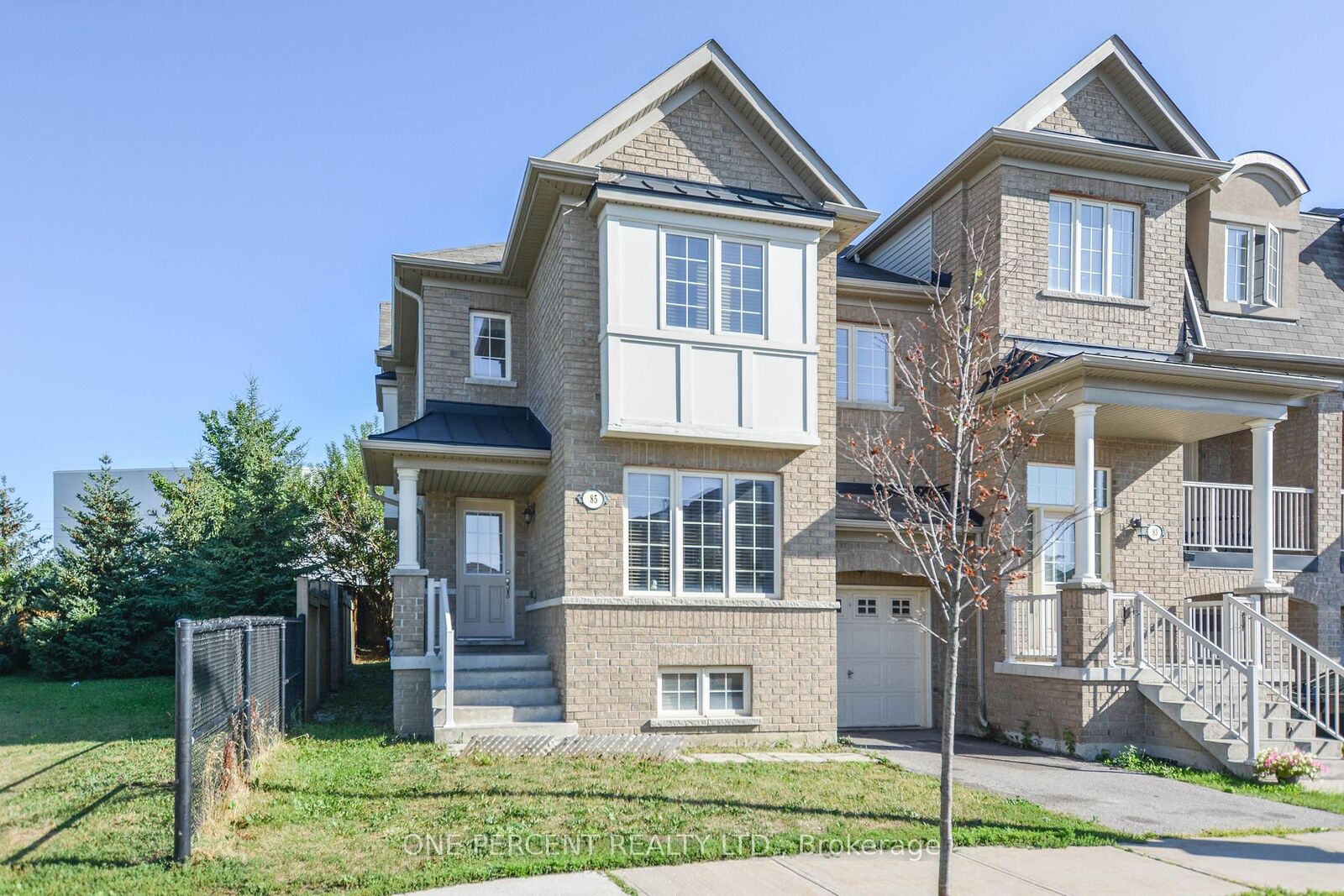 Photo de la propriété: 85 Benjamin Hood Crescent ON L4K 5M7