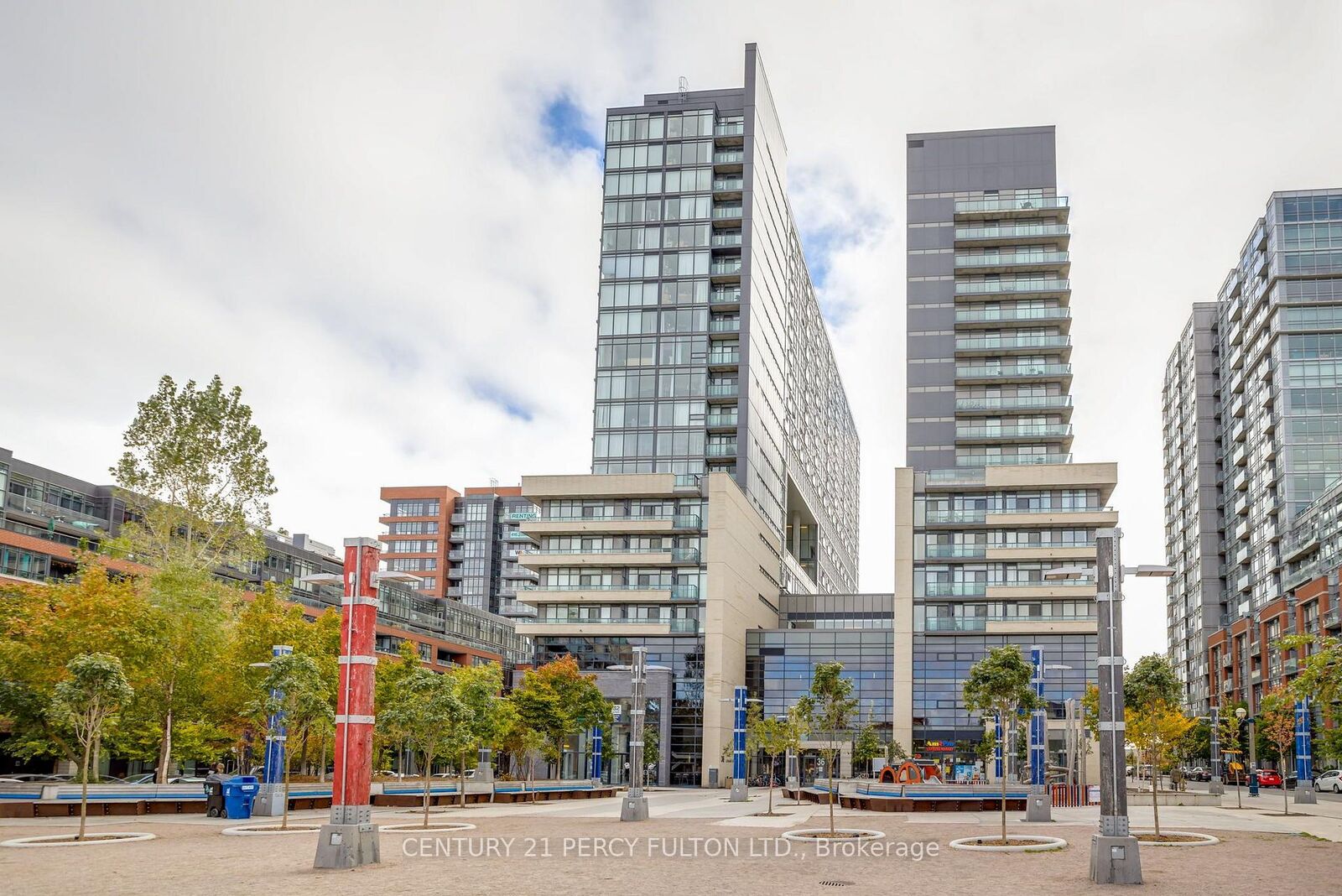 Property Photo:  36 Lisgar Street 1110W  ON M6J 0C7 