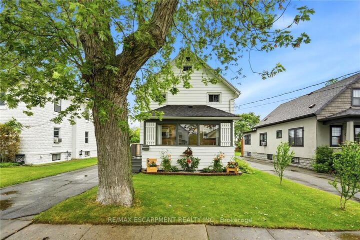 Property Photo:  458 Davis Street  ON L0R 2A0 