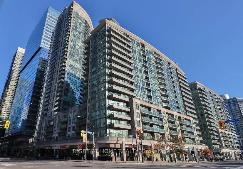 Photo de la propriété: 51 Lower Simcoe Street Unit 1911 ON M5J 3A2