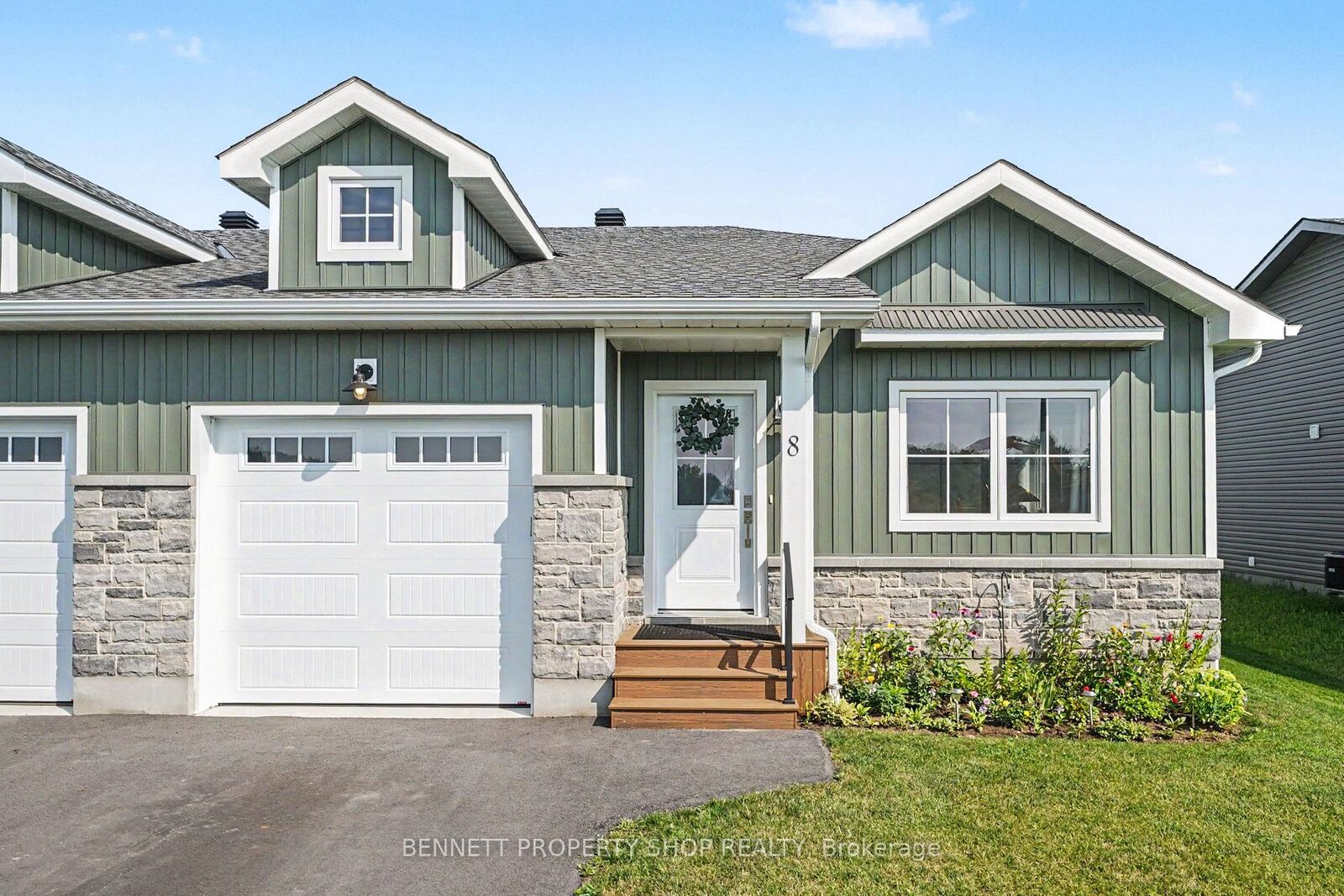 Property Photo:  8 Rotterdam Way  ON K0C 1X0 