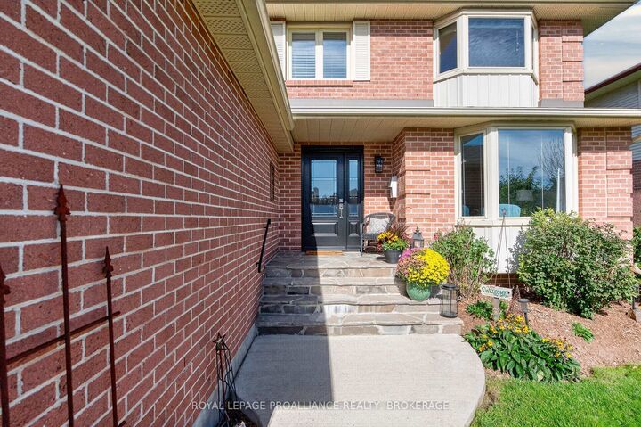 Photo de la propriété: 640 Braeside Crescent ON K7P 1G8
