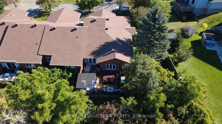 Photo de la propriété:  5668 Mahogony Harbour Lane  ON K4M 1K9 