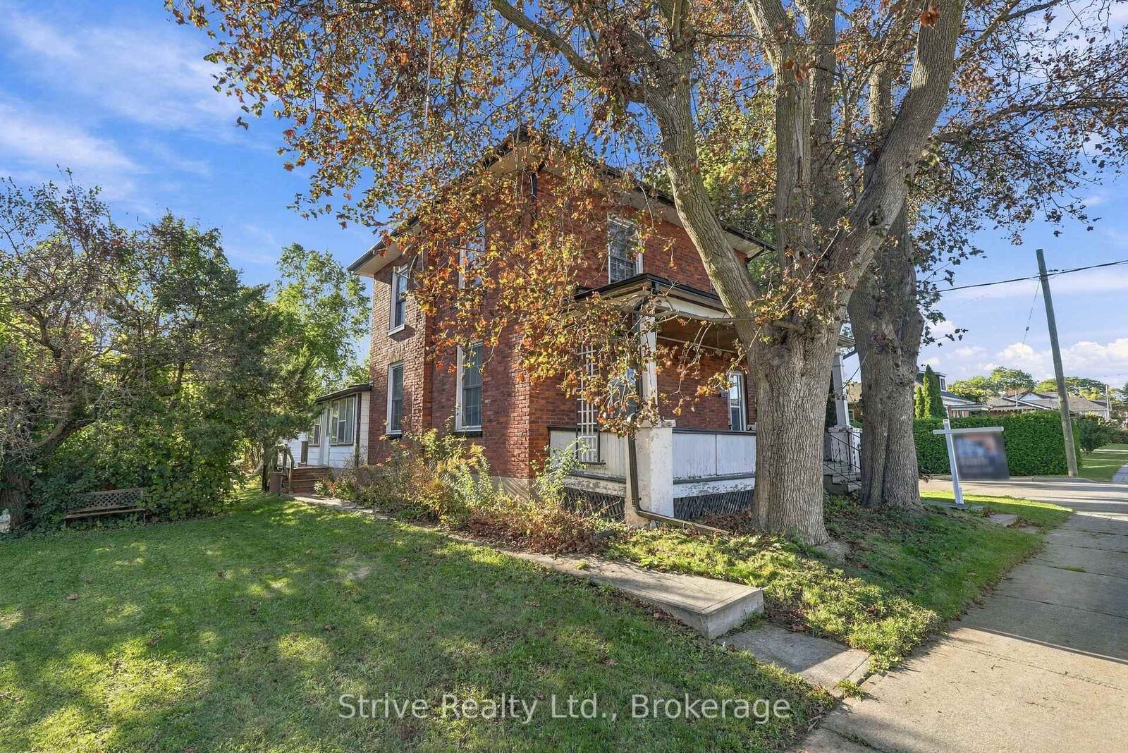 Property Photo:  72 Elgin Street  ON L1C 3E1 