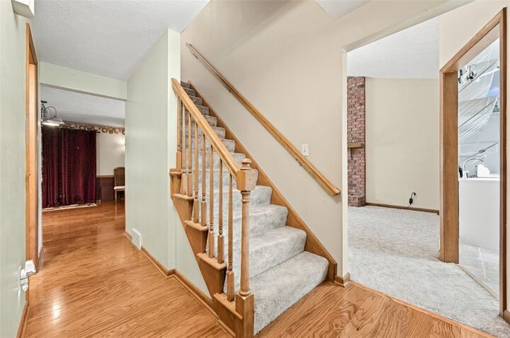 Property Photo:  160 Hazlett Ln  PA 15301 