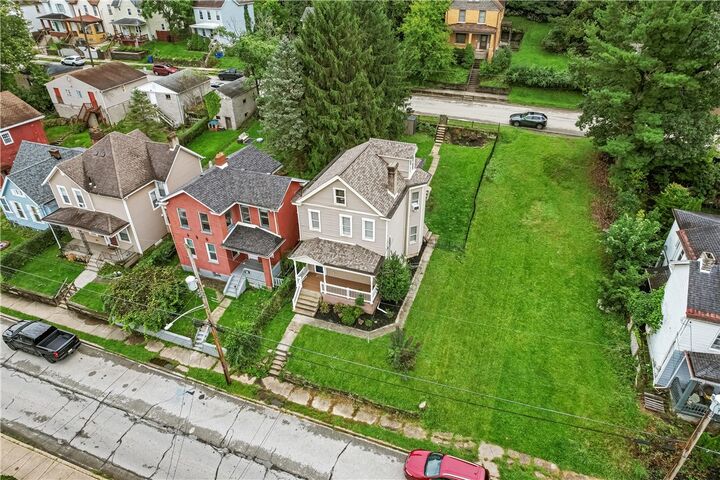 Property Photo:  318 Academy St  PA 15106 