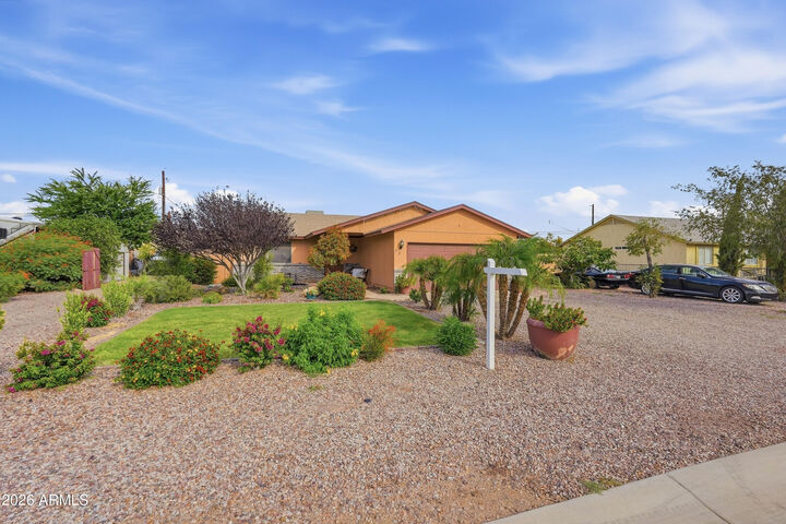 Property Photo:  723 S Saguaro Drive  AZ 85120 