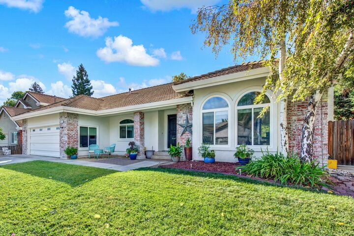 Property Photo: 316 Village Circle CA 95694