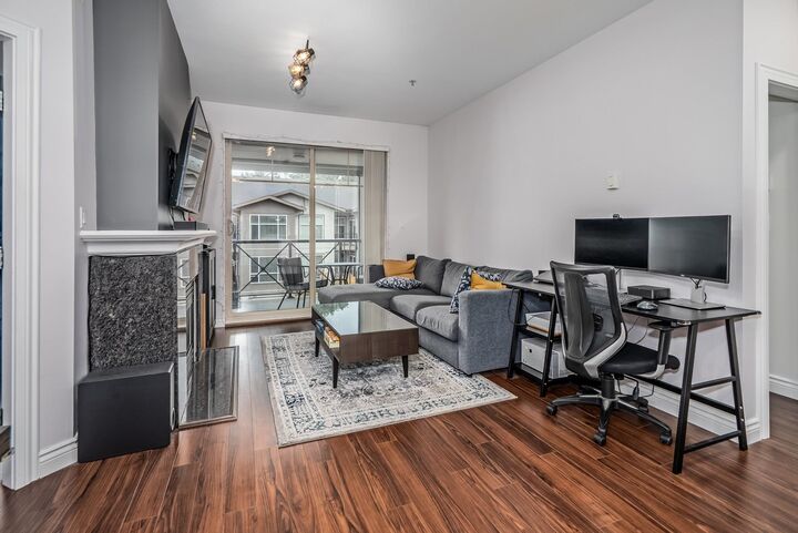 Photo de la propriété:  2330 Wilson Avenue 408  BC V3C 1Z6 