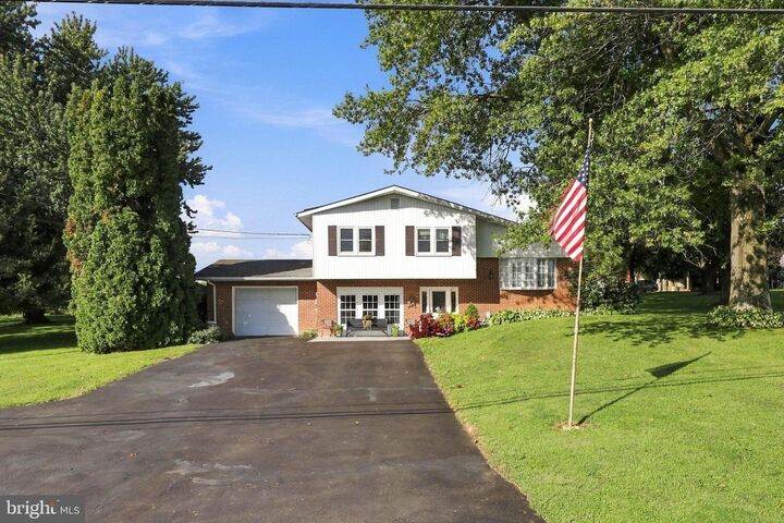 Property Photo:  1978 Lancaster Pike  PA 17563 