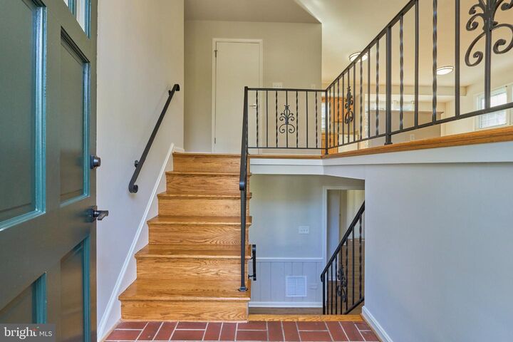Property Photo: 2807 Schafflind Court VA 22180