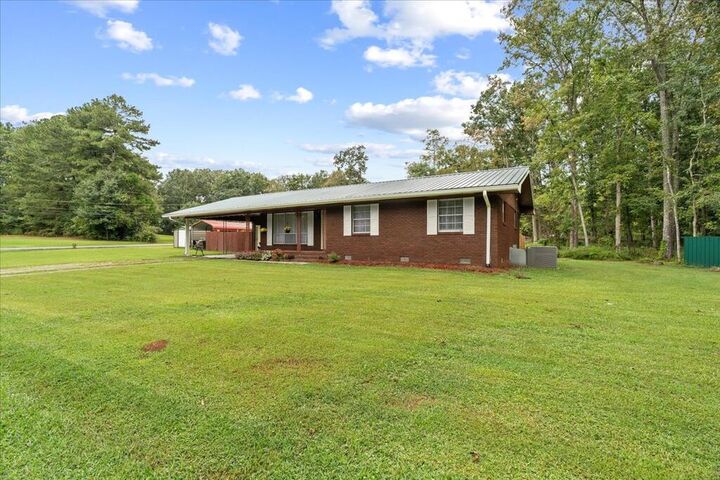 Property Photo: 740 North Dr GA 30721