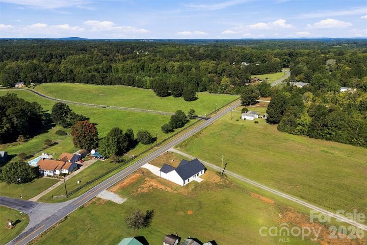 Property Photo: 5866 Old Mocksville Road NC 28144