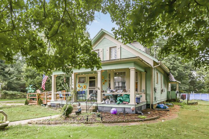 Property Photo: 609 Dryden Road OH 43701