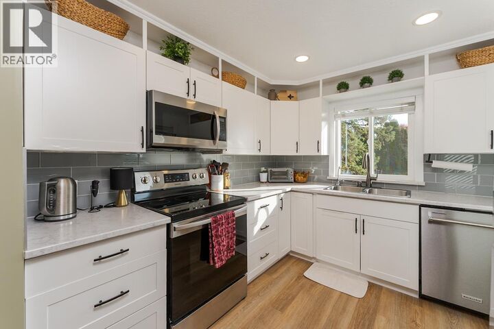 Property Photo: 838 Douglas Street BC V2M 2M7