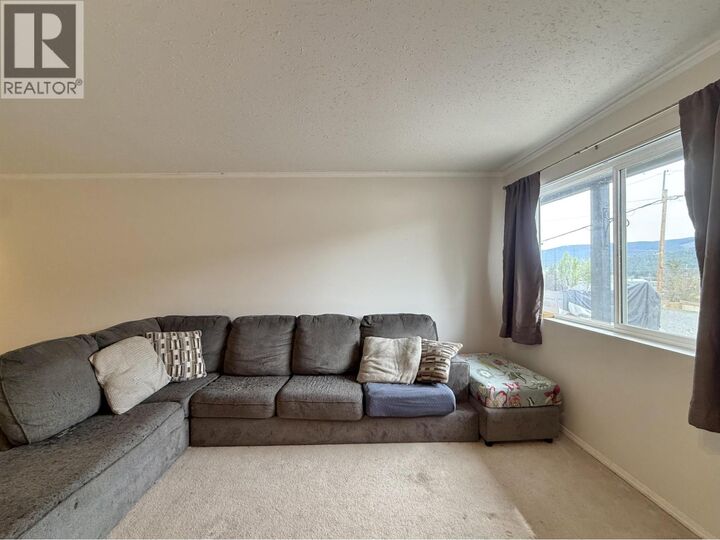 Property Photo:  1164 Second Avenue 2  BC V2G 1X8 