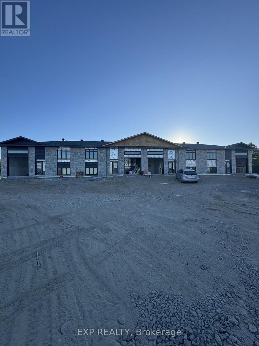 Property Photo:  1643 Goshen Road Unit D  ON K7V 3Z4 