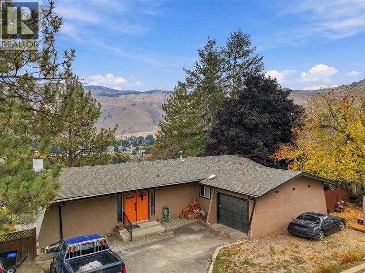 Property Photo: 4389 Karindale Road BC V2B 8N1