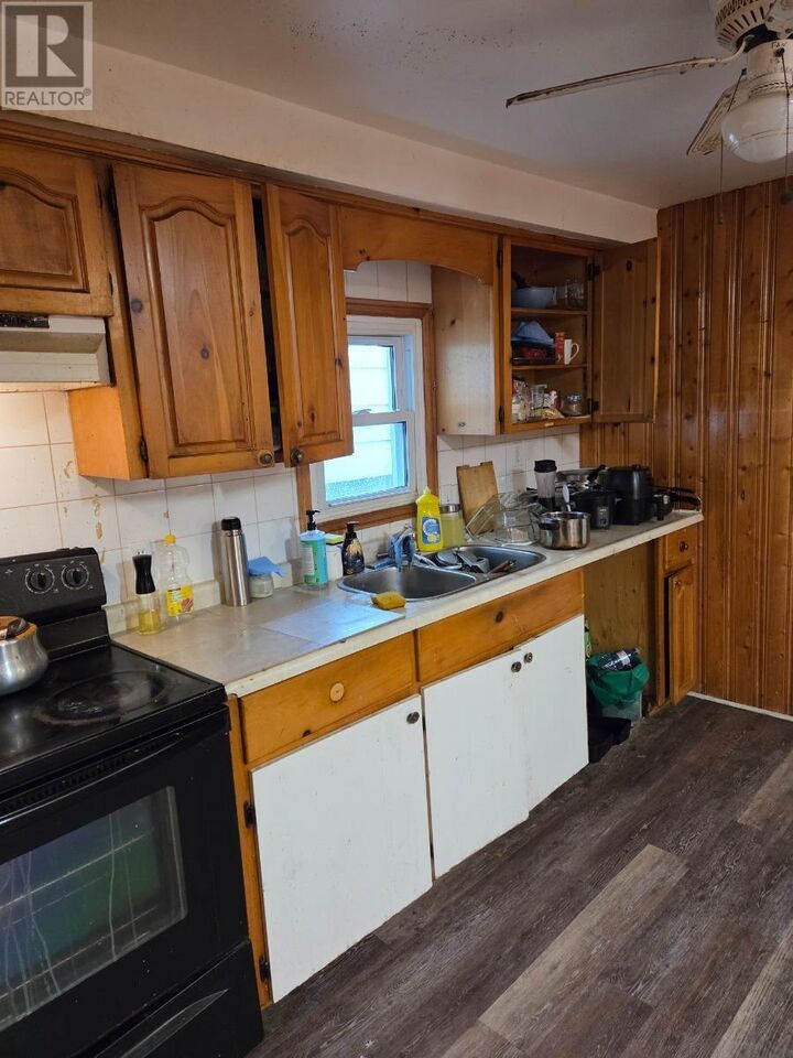 Property Photo: 91 Wellington St ON P6A 1H6