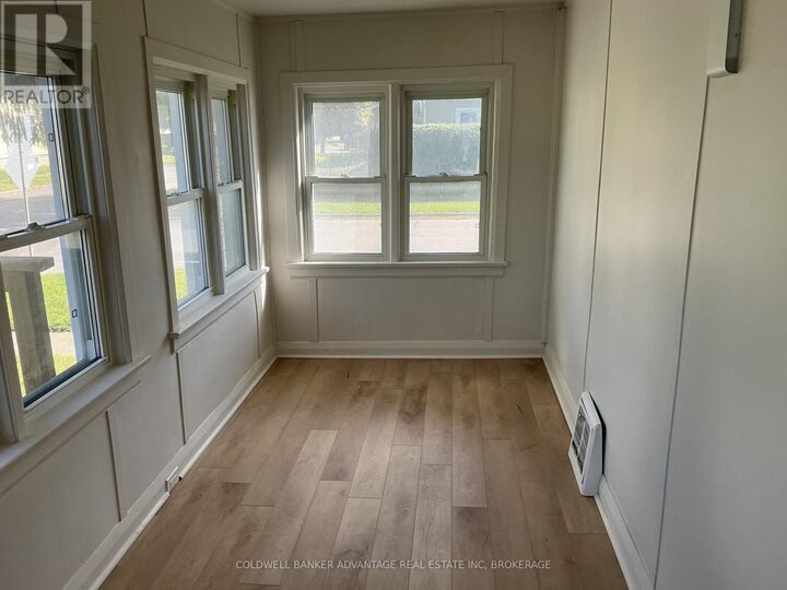 Property Photo:  64 Chetwood Street  ON L2S 2A4 