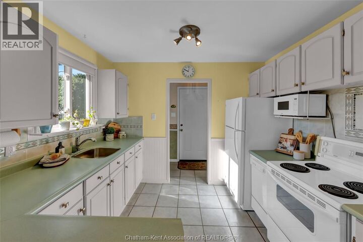 Property Photo:  27 Marion Avenue  ON N7M 5N1 