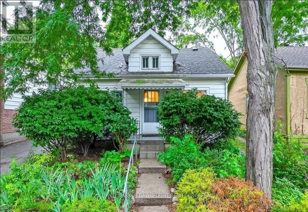 Property Photo:  33 Palace Street  ON N6B 3A6 