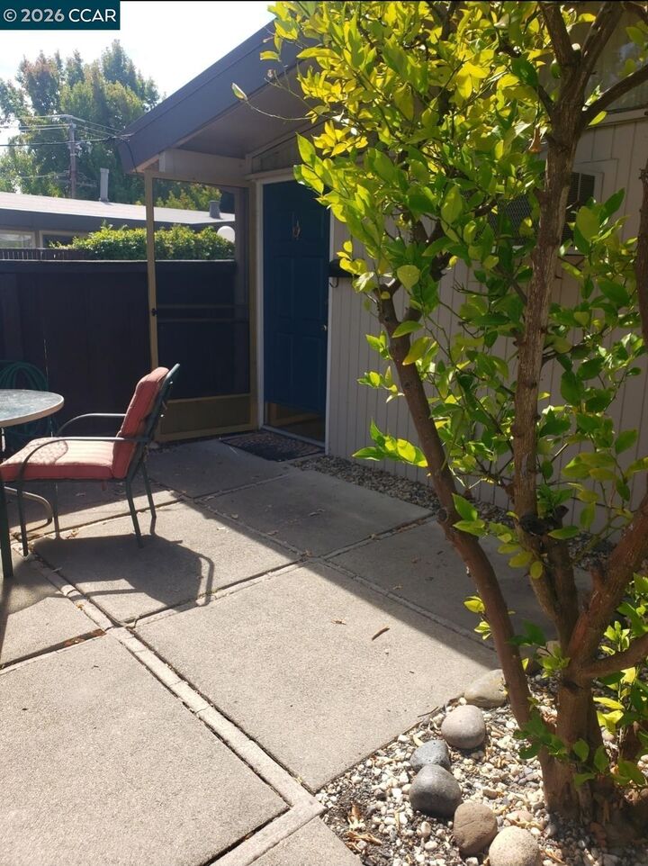Property Photo: 903 East Street D CA 94549