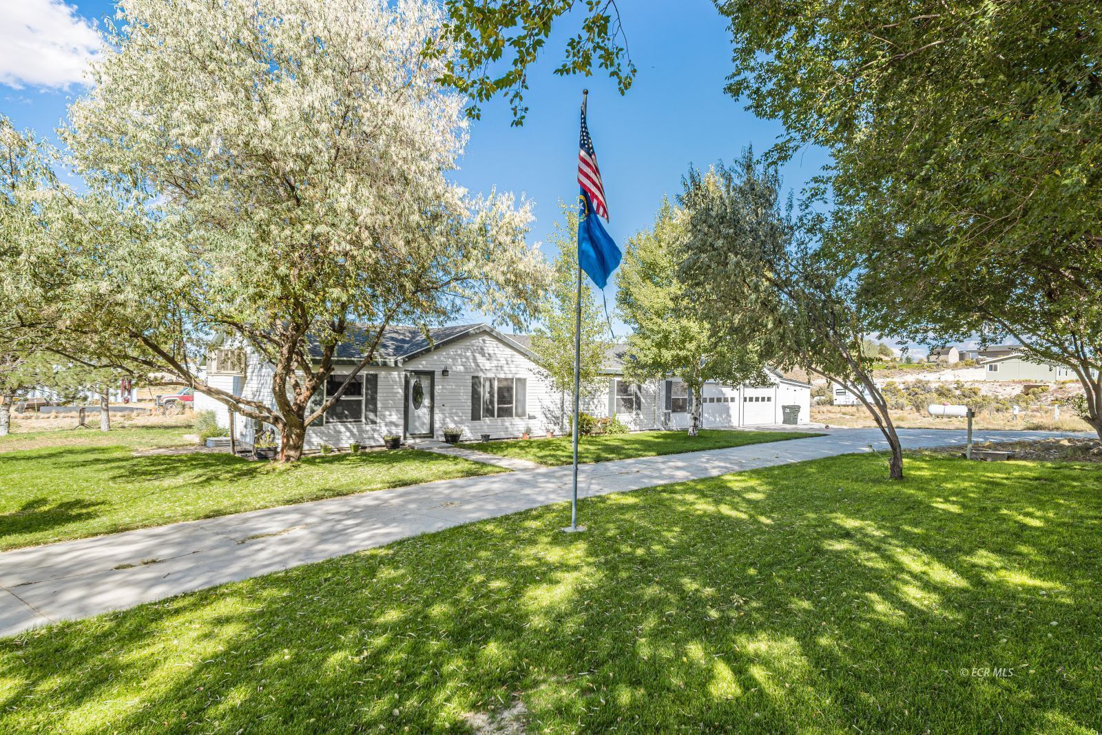 Property Photo: 125 Sage Lake Drive NV 89815