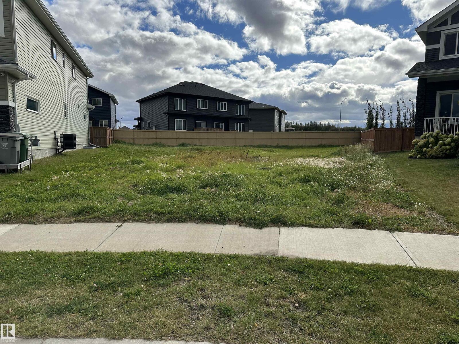 Property Photo:  6613 38 Avenue  AB T4X 2C5 