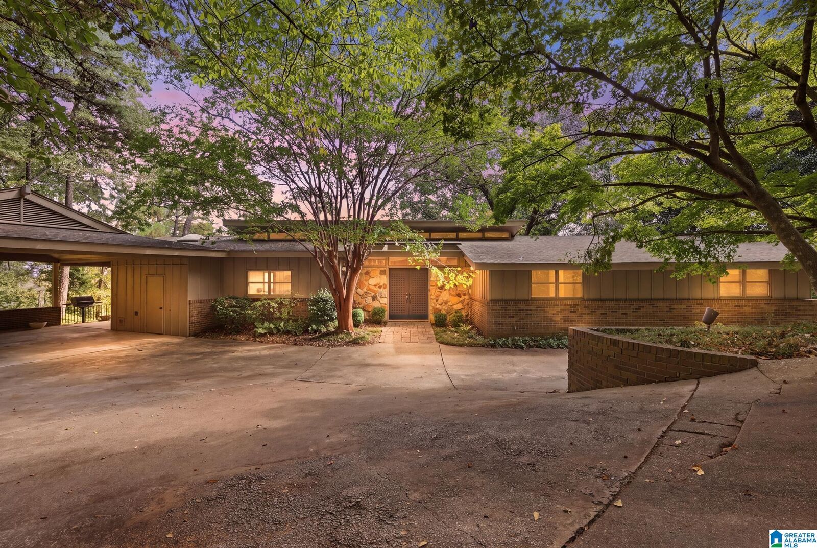Property Photo: 3107 Renfro Road AL 35216