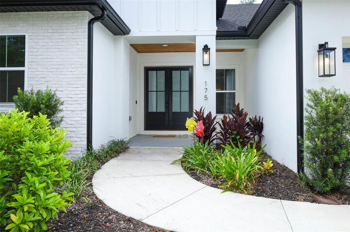 Property Photo: 175 Pine Street FL 32732