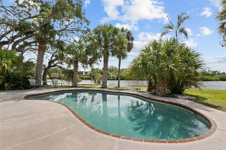 Property Photo:  5381 Palos Verdes Drive  FL 34231 