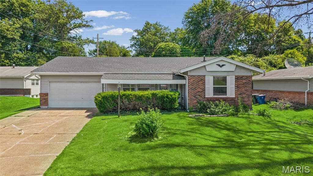 Property Photo: 11790 New Halls Ferry Road MO 63033