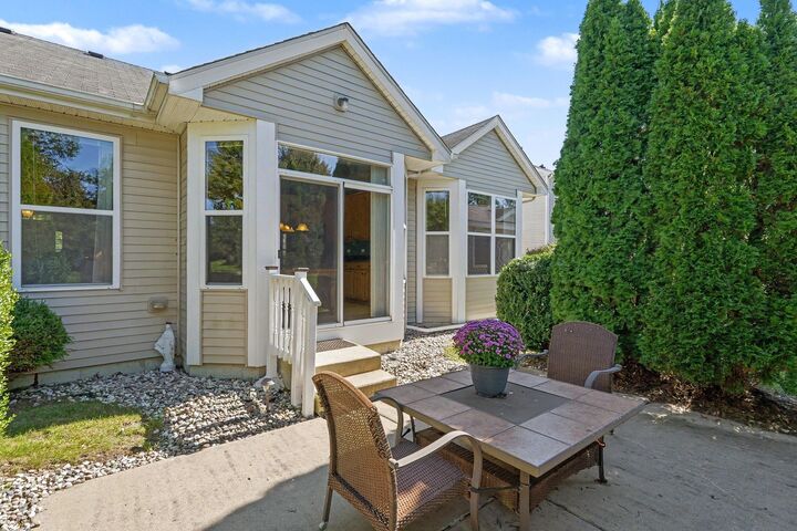 Property Photo:  308 Timbalier Street  IL 60560 