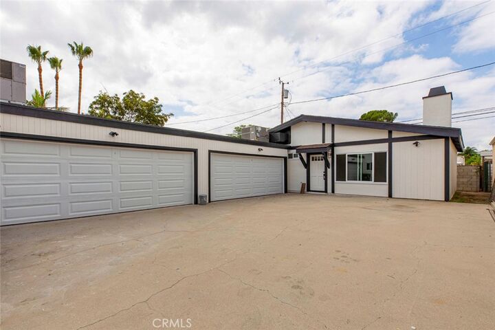 Property Photo: 821 N Maple B CA 91505