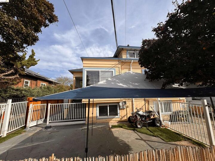 Property Photo:  3134 Pleitner Ave  CA 94602 