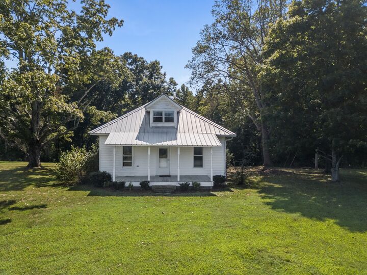 Property Photo: 3 Albert Fentress Rd TN 37073