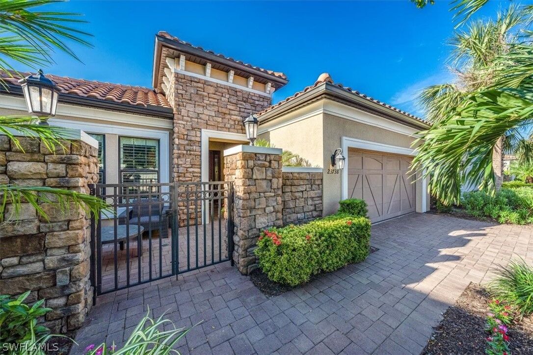 Property Photo:  23738 Pebble Pointe Lane  FL 34135 
