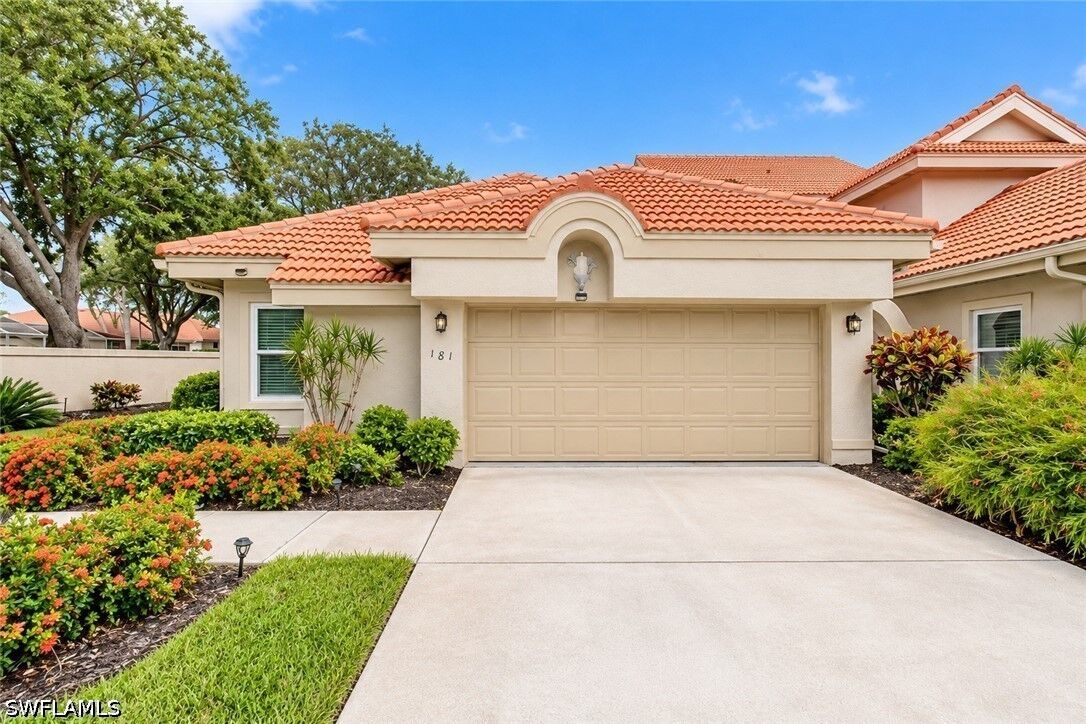 Property Photo:  181 Napa Ridge Road E 35  FL 34119 