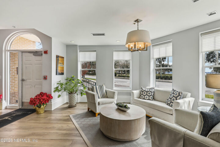 Property Photo:  1661 Riverside Avenue 310  FL 32204 