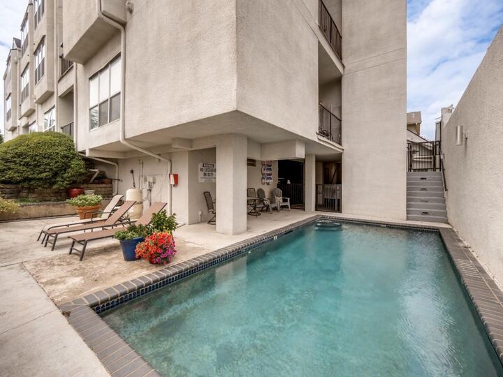 Property Photo: 4221 Cole Avenue 102 TX 75205