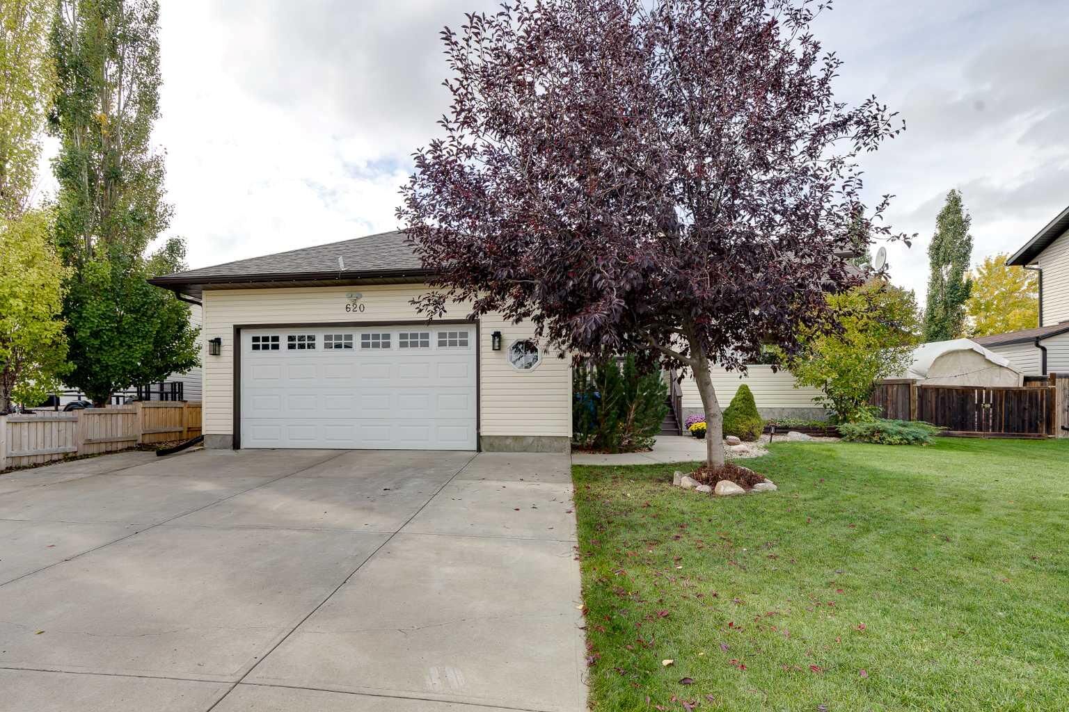 Property Photo:  620 Pioneer Drive  AB T0M 1B0 